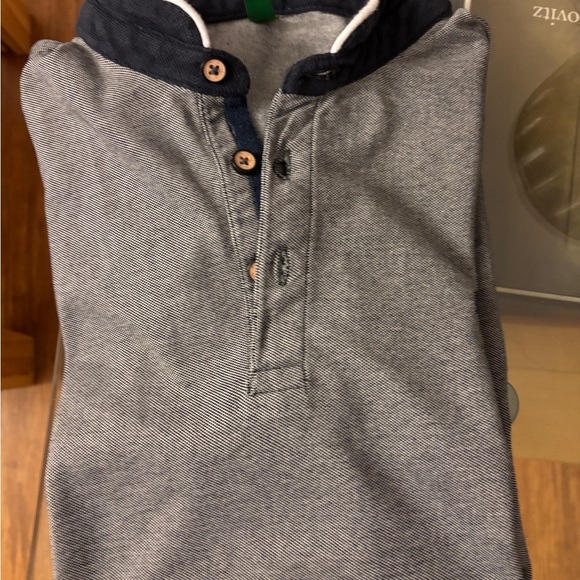 Benetton women’s grey Polo Shirt nwot size small - Picture 2 of 7